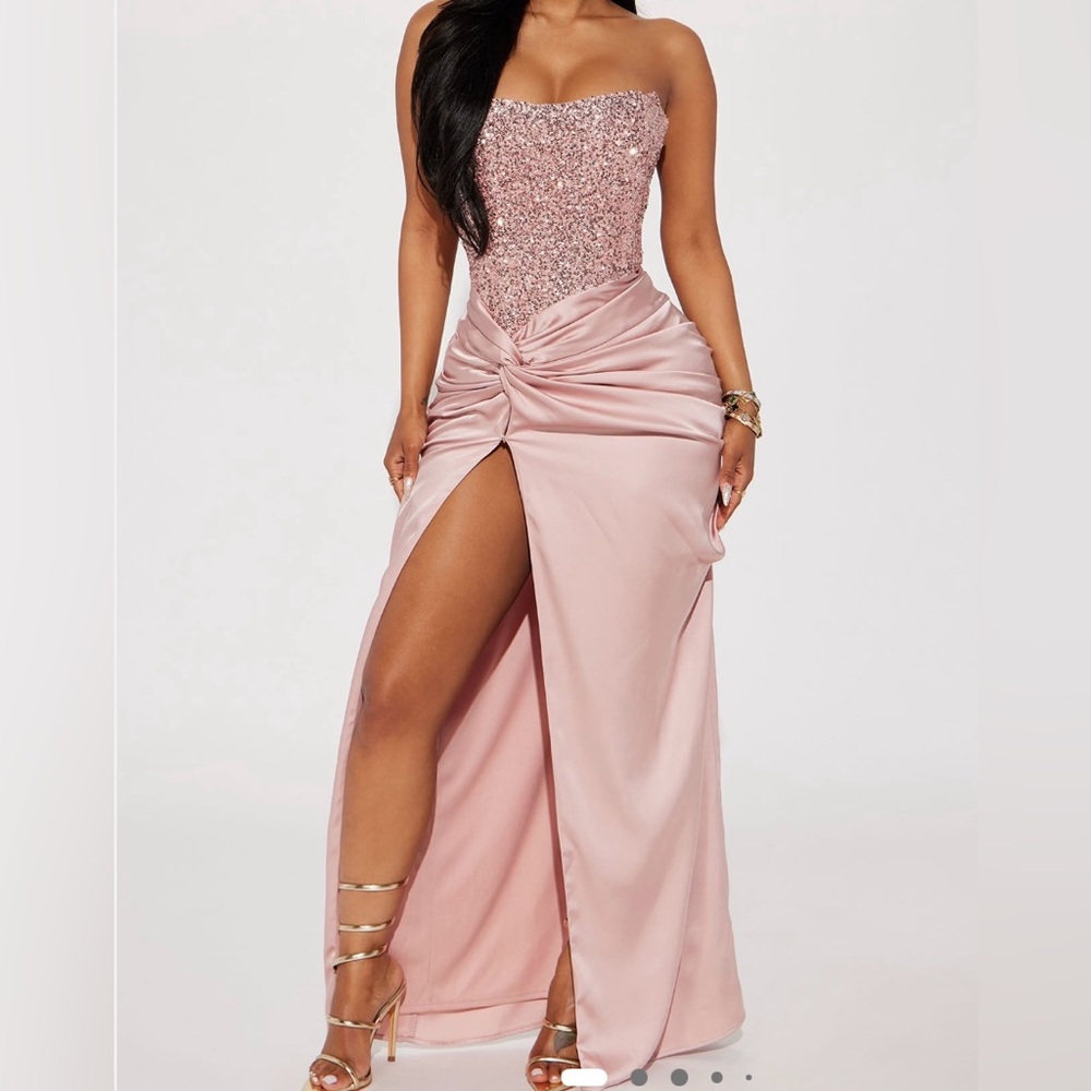 Elegant Pink Strapless Gown